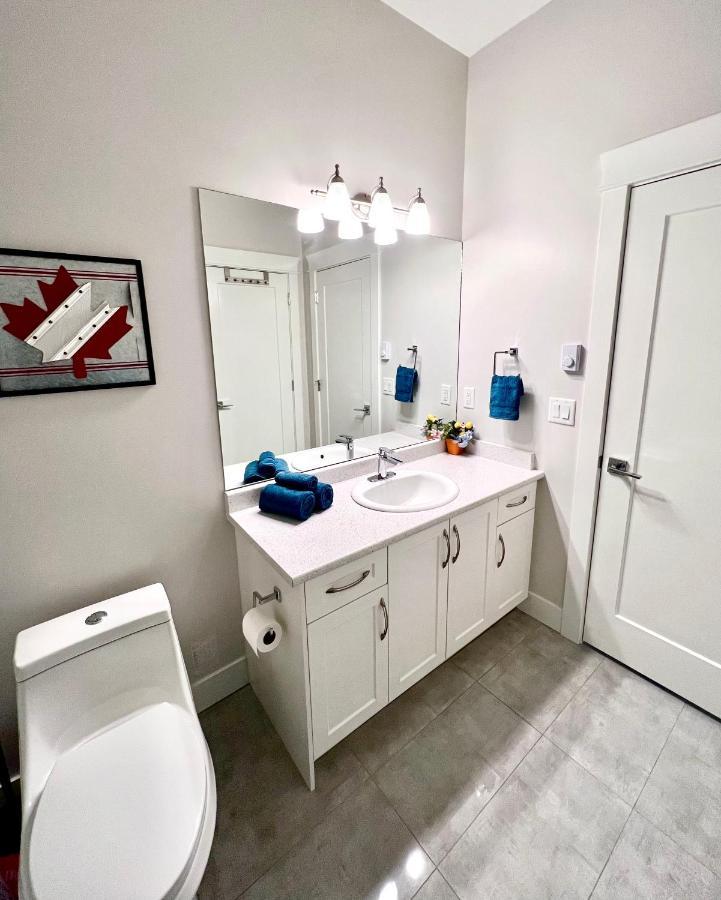 Kelowna New Lake View 2Bedrooms Close Big White Exterior photo
