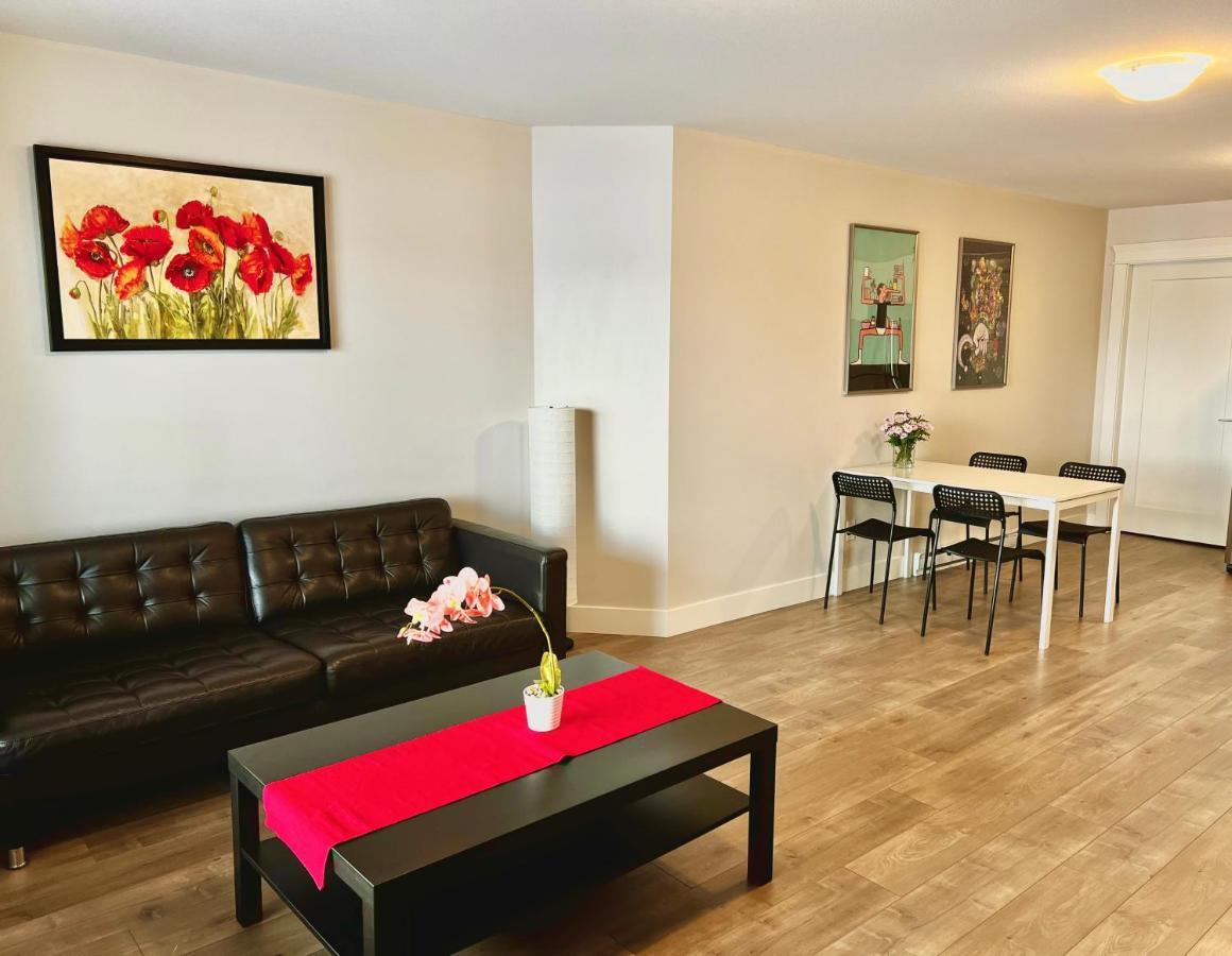 Kelowna New Lake View 2Bedrooms Close Big White Exterior photo