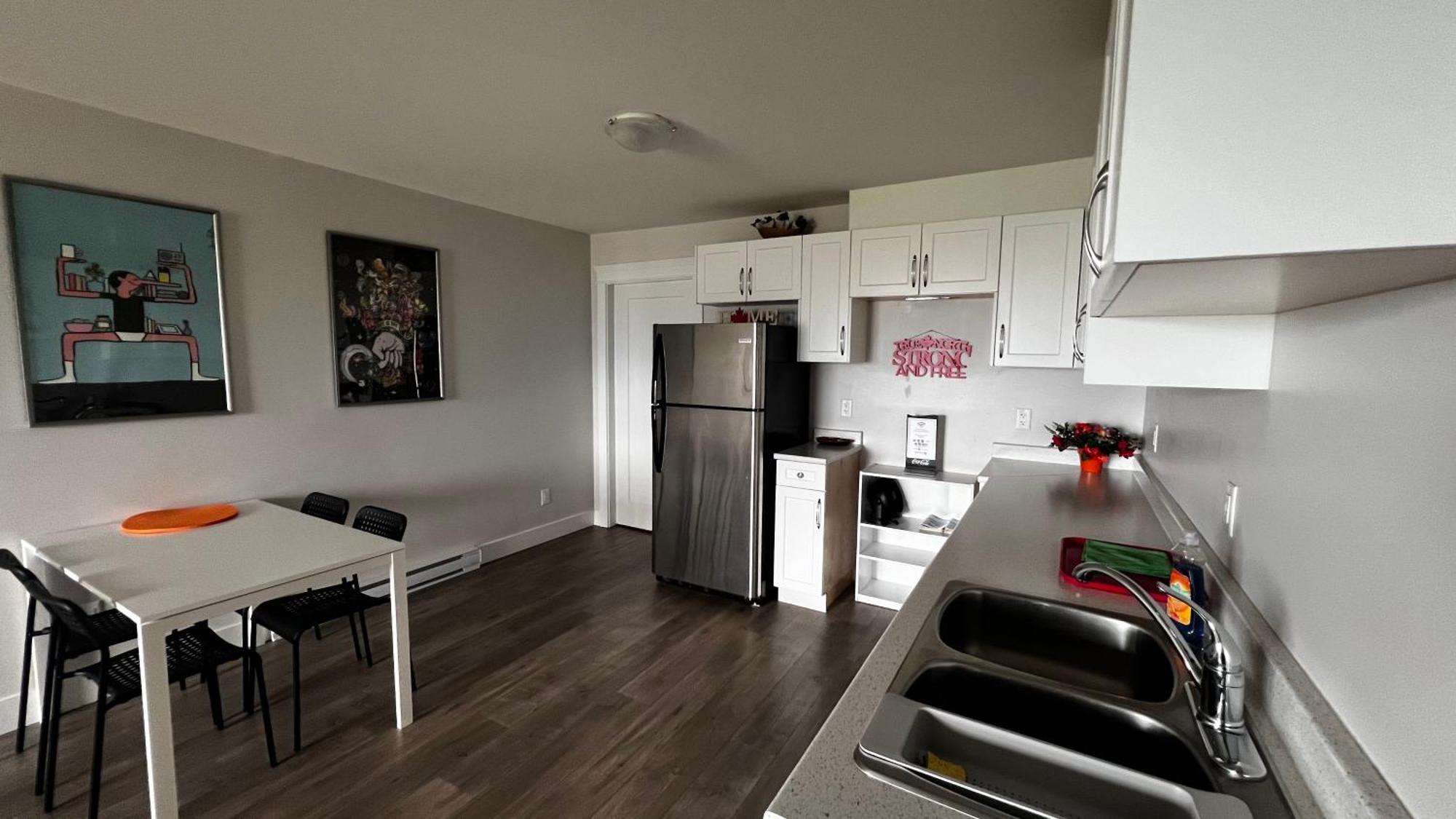 Kelowna New Lake View 2Bedrooms Close Big White Exterior photo